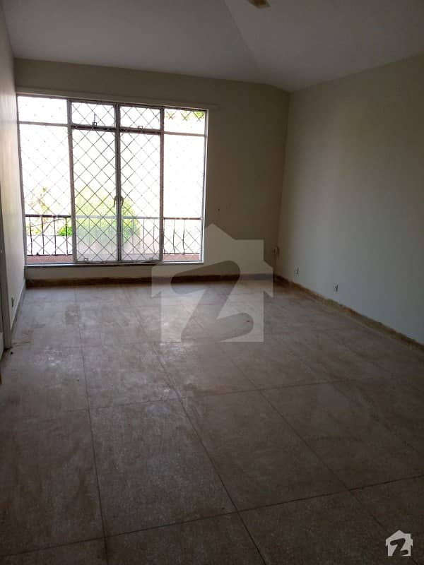 Al Noor Offer One Kanal Lower Portion For Rent In Gulberg
