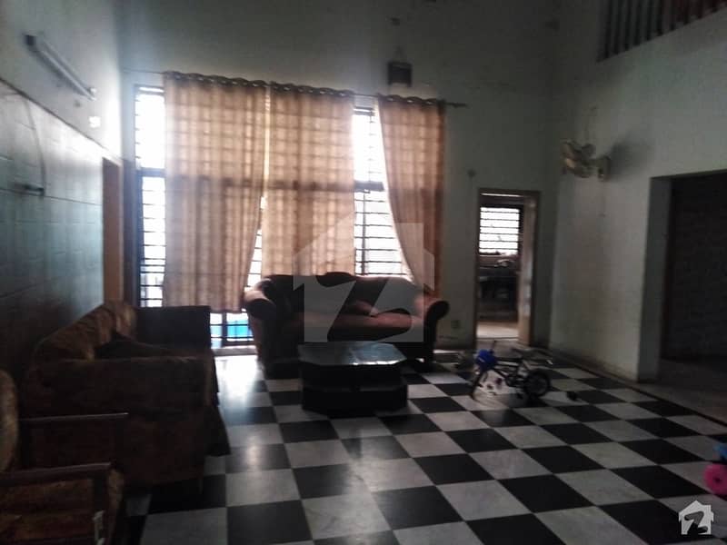 1.5 Kanal Well Maintained House Is Available For Rent