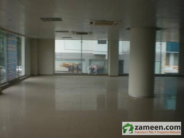 Commercial Space For Urgent Sale Commercial Space For Urgent Sale