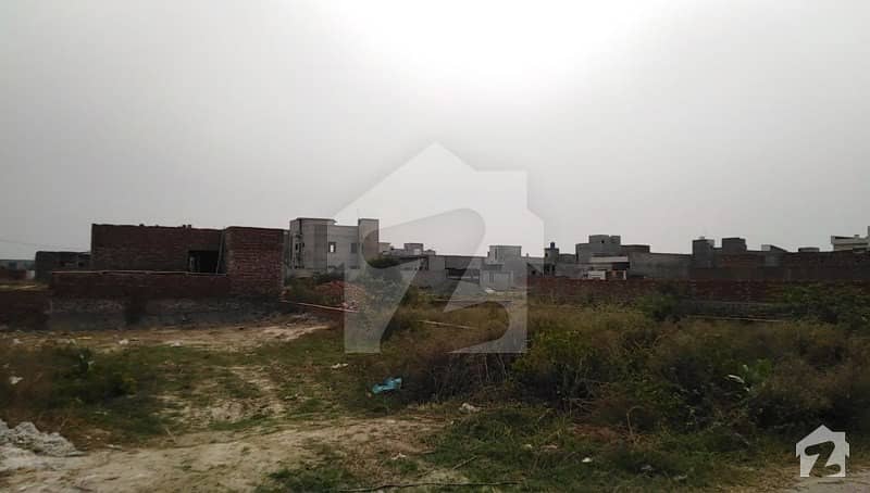 ایلیٹ ٹاؤن ۔ بلاک اے ایلیٹ ٹاؤن لاہور میں 10 مرلہ رہائشی پلاٹ 33 لاکھ میں برائے فروخت۔