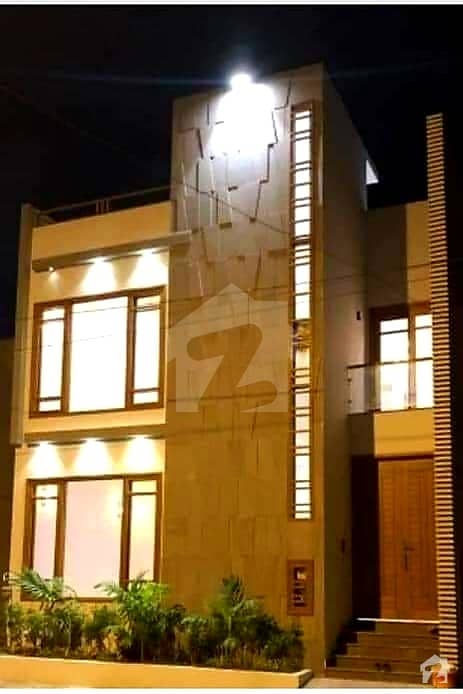 ڈی ایچ اے فیز 7 ایکسٹینشن ڈی ایچ اے ڈیفینس کراچی میں 4 کمروں کا 4 مرلہ مکان 4 کروڑ میں برائے فروخت۔
