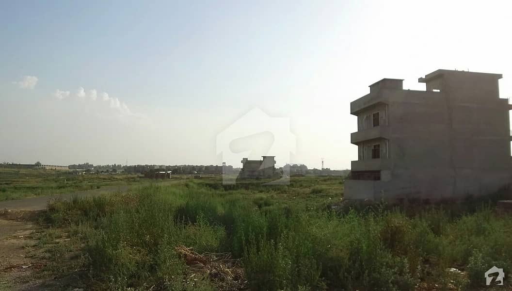 6 Marla Beautiful Location Plot Is For Sale