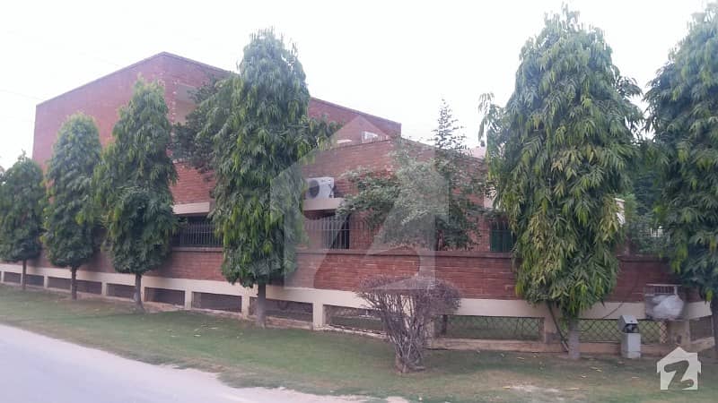 ڈی ایچ اے فیز 3 - بلاک ڈبلیو فیز 3 ڈیفنس (ڈی ایچ اے) لاہور میں 3 کمروں کا 1.05 کنال مکان 3.4 کروڑ میں برائے فروخت۔