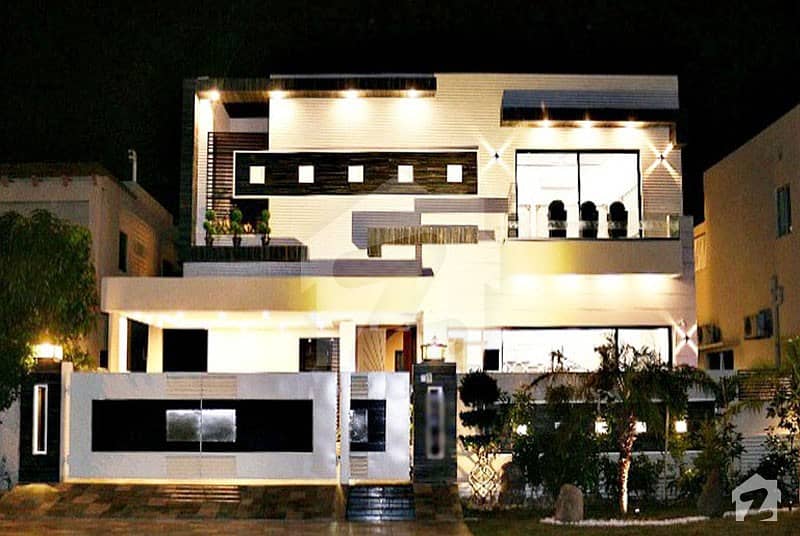 بحریہ ٹاؤن راولپنڈی راولپنڈی میں 5 کمروں کا 1 کنال مکان 4.45 کروڑ میں برائے فروخت۔