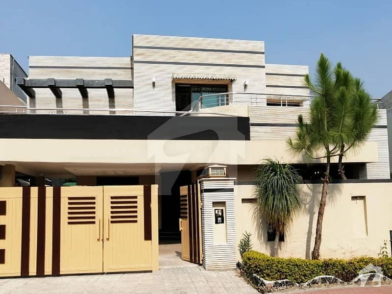 بحریہ ٹاؤن راولپنڈی راولپنڈی میں 5 کمروں کا 1 کنال مکان 3.35 کروڑ میں برائے فروخت۔