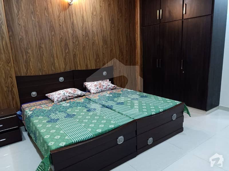 بحریہ ٹاؤن سیکٹر B بحریہ ٹاؤن لاہور میں 5 کمروں کا 10 مرلہ مکان 1.25 لاکھ میں کرایہ پر دستیاب ہے۔