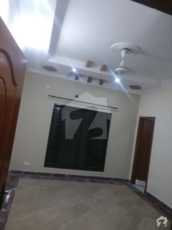 واپڈا ٹاؤن لاہور میں 2 کمروں کا 5 مرلہ زیریں پورشن 22 ہزار میں کرایہ پر دستیاب ہے۔