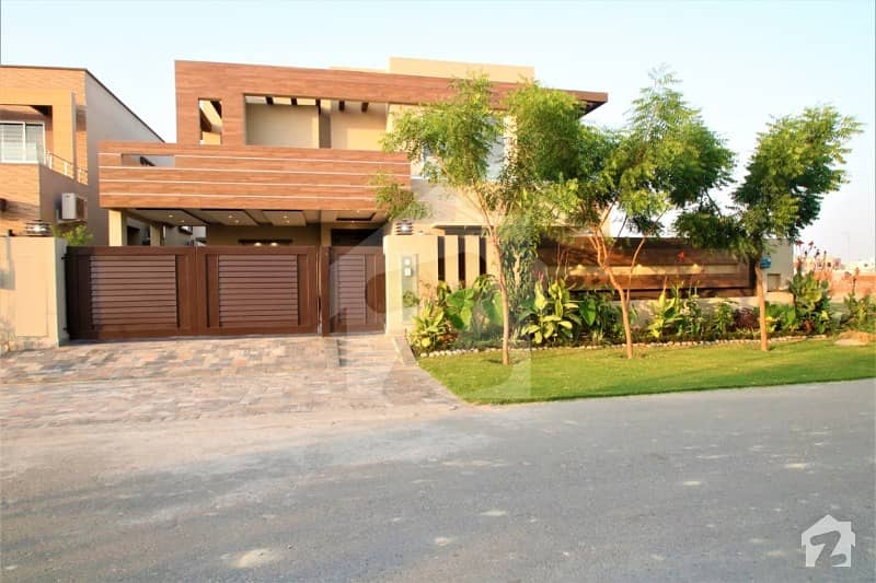 Leads Presenting Kanal Elegant Design Bungalow For Sale In Phase 6