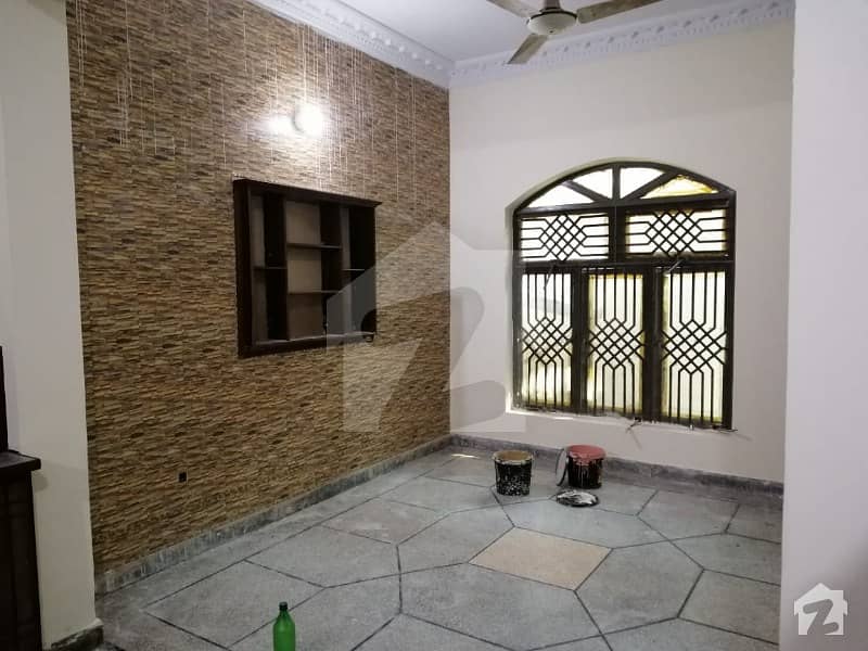 جوہر ٹاؤن لاہور میں 3 کمروں کا 5 مرلہ مکان 1.2 کروڑ میں برائے فروخت۔
