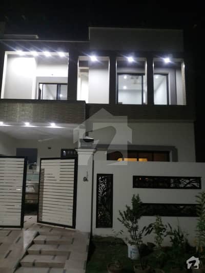 10 MARLA UPPER PORTION IS AVAILABLE FOR RENT 10 MARLA UPPER PORTION IS AVAILABLE FOR RENT