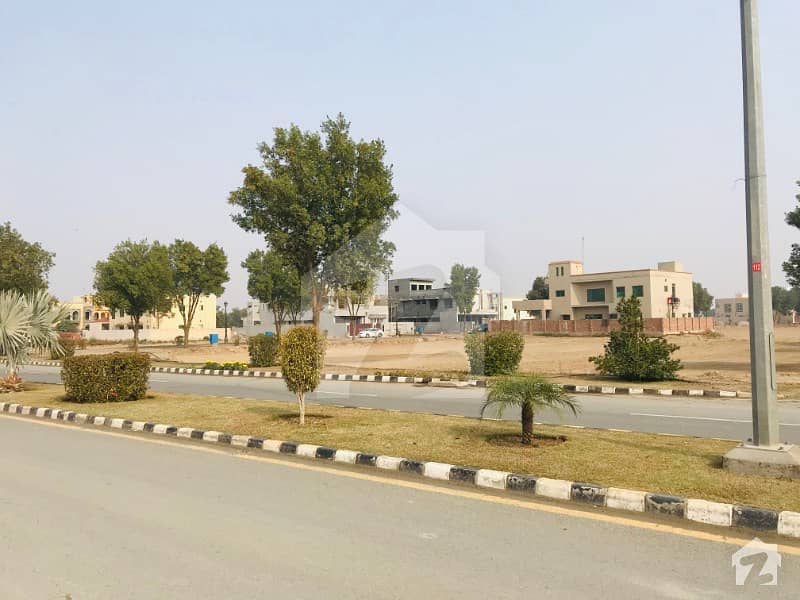 13 Marla Plot With Possession In  Fully Developed Sector