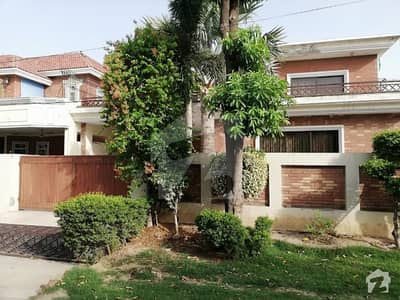 Highly Maintained 1 Kanal Beautiful 5 Bed House Available For Sale Highly Maintained 1 Kanal Beautiful 5 Bed House Available For Sale