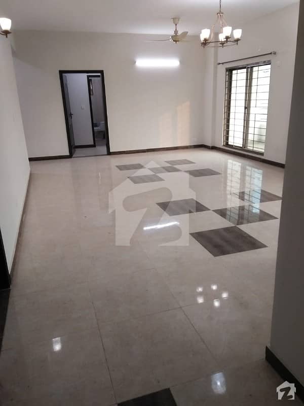 Defence Avenue Mkt Offers  Brand New 7th Floor 3 Bed 11 Marla Apartment