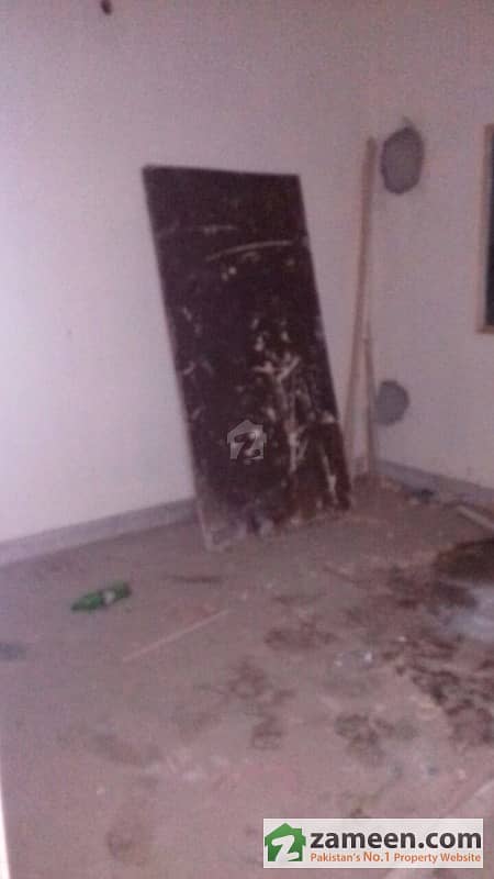 Portion Available For Sell in Mehmoodabad Portion Available For Sell in Mehmoodabad
