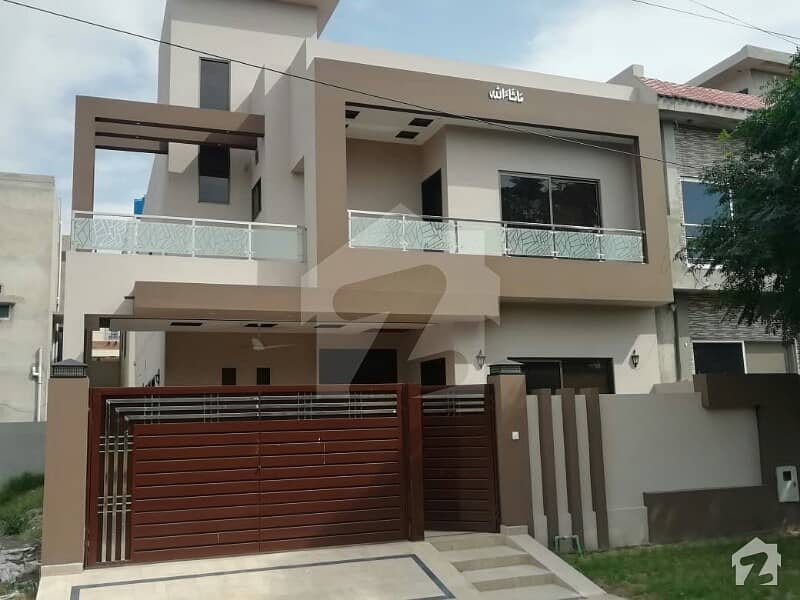 House Is Available For Sale Iqbal Avenue Phase 3, Iqbal Avenue, Lahore