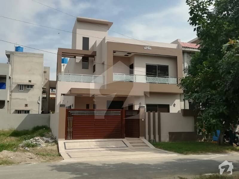 House Is Available For Sale Iqbal Avenue Phase 3, Iqbal Avenue, Lahore
