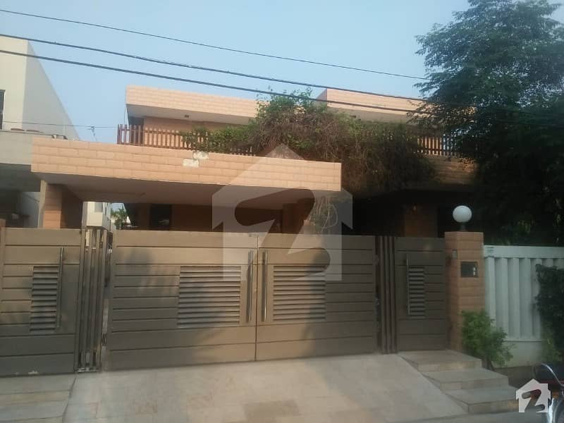 Triple Unit Bungalow With Basement 9 BEDROOM Near Packages Mall Available For Sale In DHA Phase 3 XX