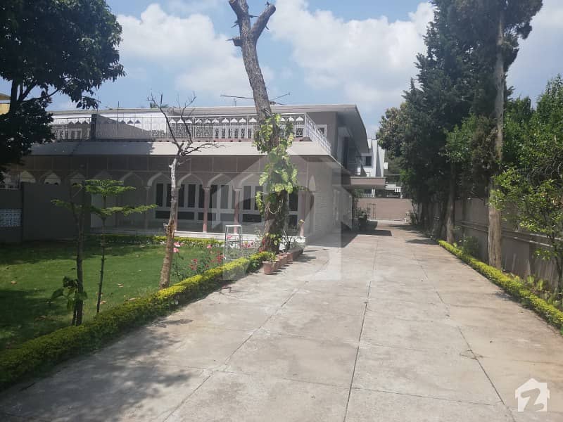 5 Bed House Is Available For Rent In F7