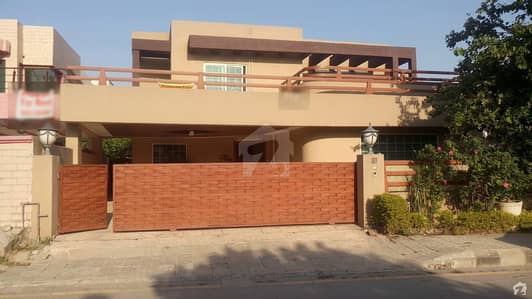 Double Unit House Is Available For Sale On Main Service Road Double Unit House Is Available For Sale On Main Service Road