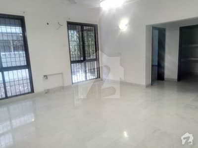 Zameen Offers 1 Kanal Full Renovated House With Basement For Rent Zameen Offers 1 Kanal Full Renovated House With Basement For Rent