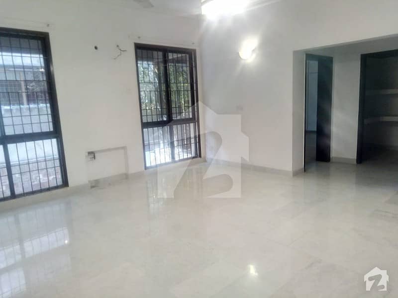 Zameen Offers 1 Kanal Full Renovated House With Basement For Rent