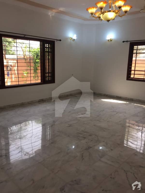 Defence Phase 8 Zulfiqar Sreet 500 Sq Yard Proper Two Unit Bungalow Lower Portion For Rent