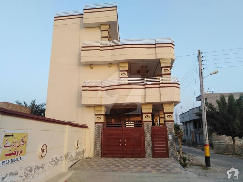 سٹار ولاز جہانگی والا روڈ بہاولپور میں 7 کمروں کا 8 مرلہ مکان 1.5 کروڑ میں برائے فروخت۔