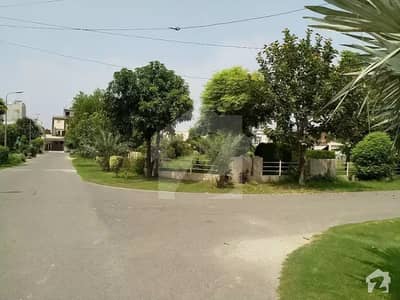 Urgent Sale Plot No 44 Block BB Located On Prime Location Back Of Main Road Easy Approach