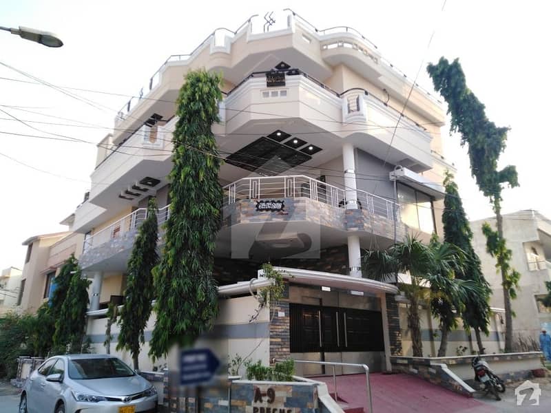 گلستان جوہر - بلاک 16-A گلستانِ جوہر کراچی میں 11 کمروں کا 10 مرلہ مکان 4.25 کروڑ میں برائے فروخت۔