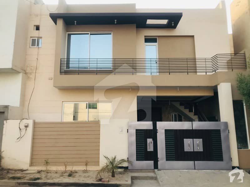 5 Marla Beautiful Location Brand New House For Rent
