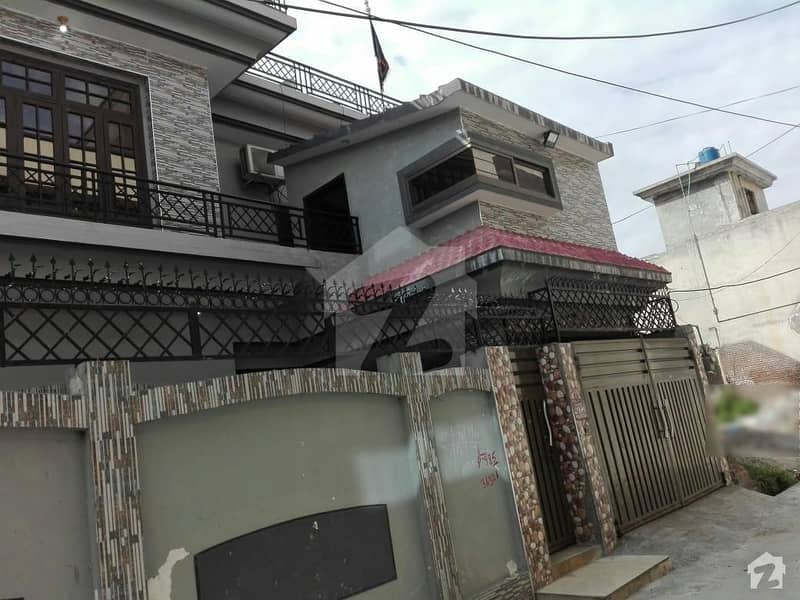 تیمور چوک گجرات میں 5 کمروں کا 8 مرلہ مکان 1.5 کروڑ میں برائے فروخت۔