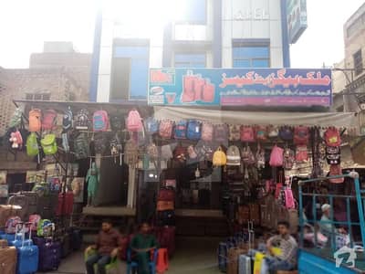 جھنگ بازار فیصل آباد میں 0.28 مرلہ دکان 36 لاکھ میں برائے فروخت۔