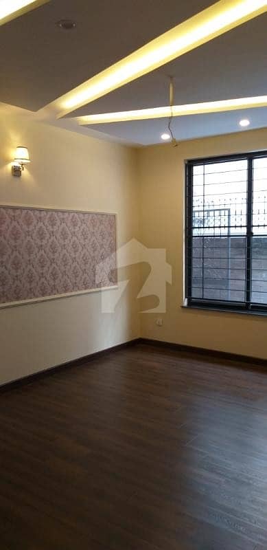 ماڈل ٹاؤن ۔ بلاک سی ماڈل ٹاؤن لاہور میں 5 کمروں کا 1 کنال مکان 6.3 کروڑ میں برائے فروخت۔