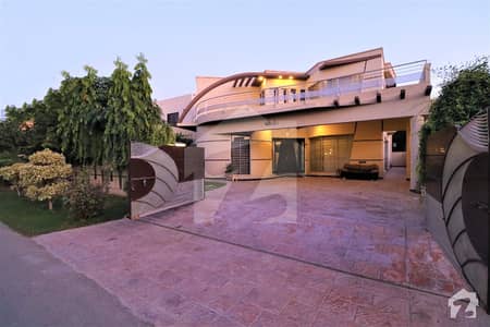 Low Price Semi Furnished 1 Kanal Bungalow For Sale Near Market Low Price Semi Furnished 1 Kanal Bungalow For Sale Near Market