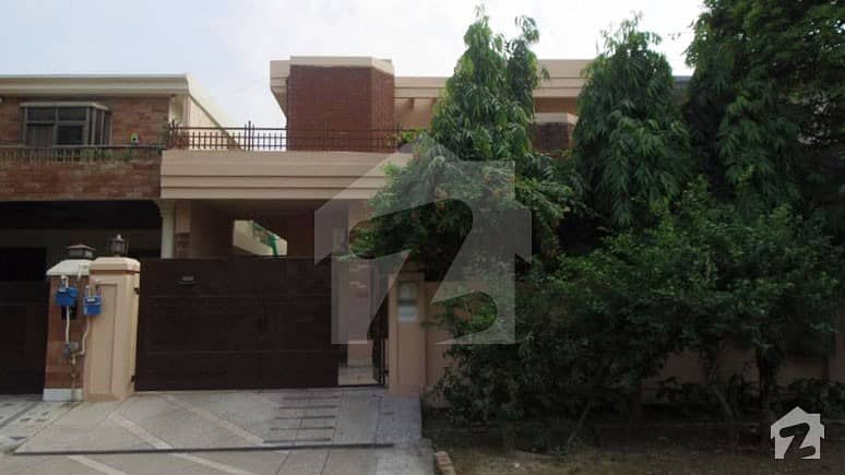 10 Marla House For Sale In Z Block Of DHA Phase 3 Lahore