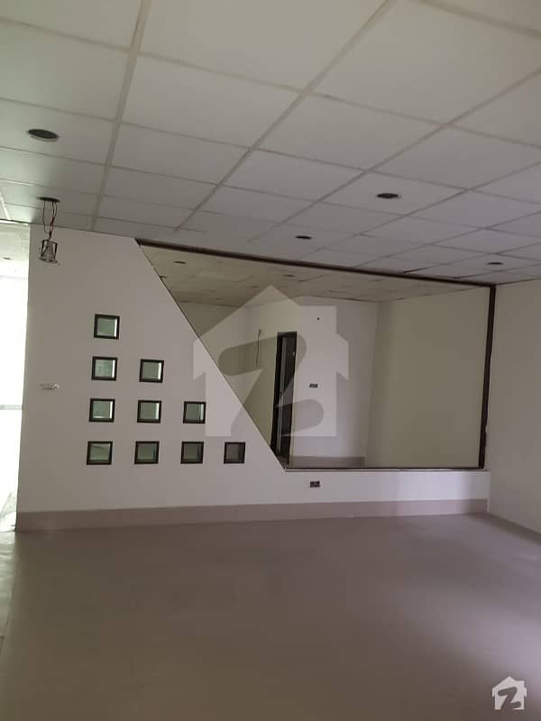 Aaroon Associates Offers Gulberg 3 Near Kalma Chowk 01 Kanal Triple Storey Plaza For Rent