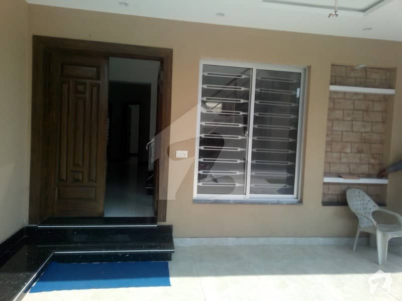 Ideal Location 10 Marla Brand New House Near Park Masjid And Market For Sale