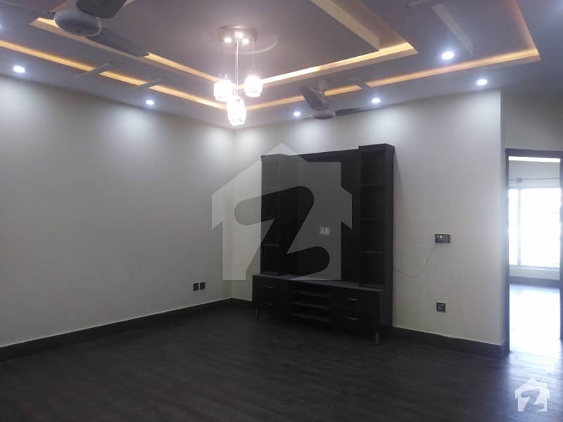10 Marla Upper portion For Rent in Bahria Town Phase 8 E Block