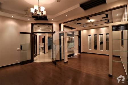 Near Jalal Sons And Park 10 Marla Outclass House For Rent In Low Price Near Jalal Sons And Park 10 Marla Outclass House For Rent In Low Price