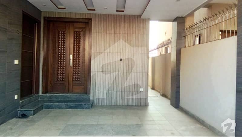 ڈی ایچ اے فیز 6 ڈیفنس (ڈی ایچ اے) لاہور میں 3 کمروں کا 5 مرلہ مکان 1.6 کروڑ میں برائے فروخت۔