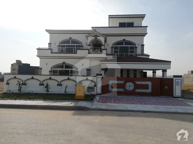Bahria Town  Overseas Sector 5 Kanal Brand New Top Height Location House For Sale