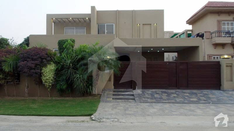 Only 5 Years Old 1 Kanal Bungalow In Very Reasonable Price