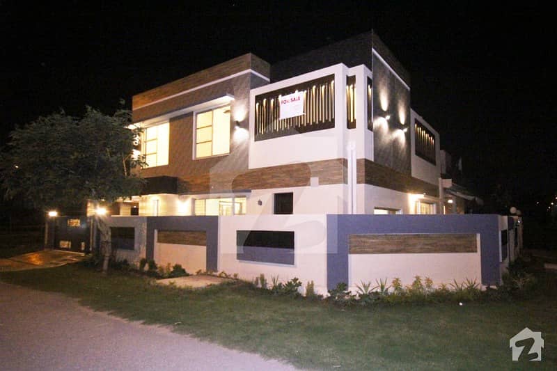 12 Marla Outclass Bungalow DHA Lahore