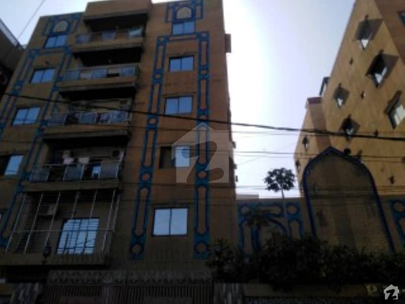 فریرے ٹاؤن کراچی میں 3 کمروں کا 8 مرلہ فلیٹ 1 لاکھ میں کرایہ پر دستیاب ہے۔
