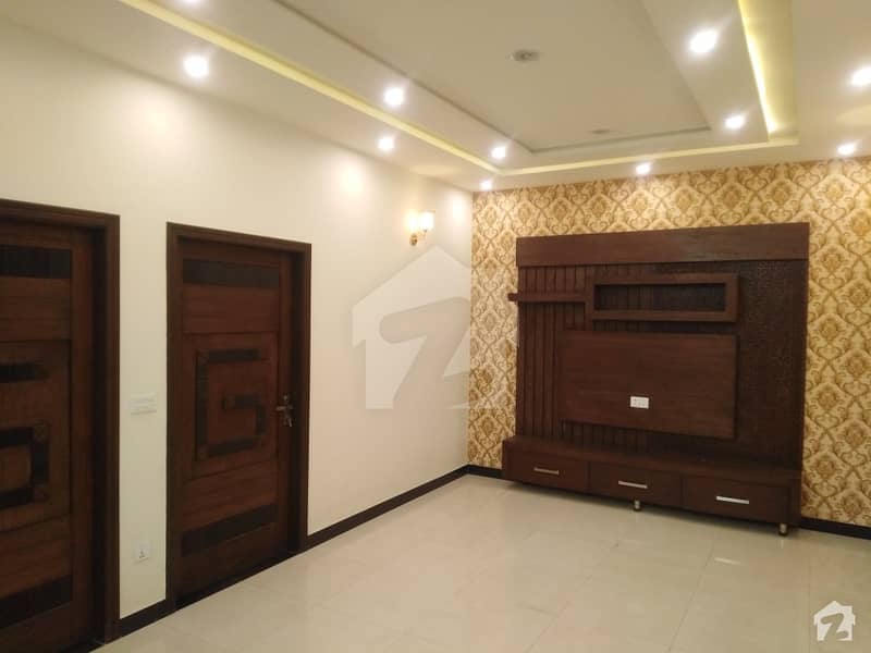 جوہر ٹاؤن فیز 1 - بلاک ایف2 جوہر ٹاؤن فیز 1 جوہر ٹاؤن لاہور میں 5 کمروں کا 5 مرلہ مکان 1.75 کروڑ میں برائے فروخت۔