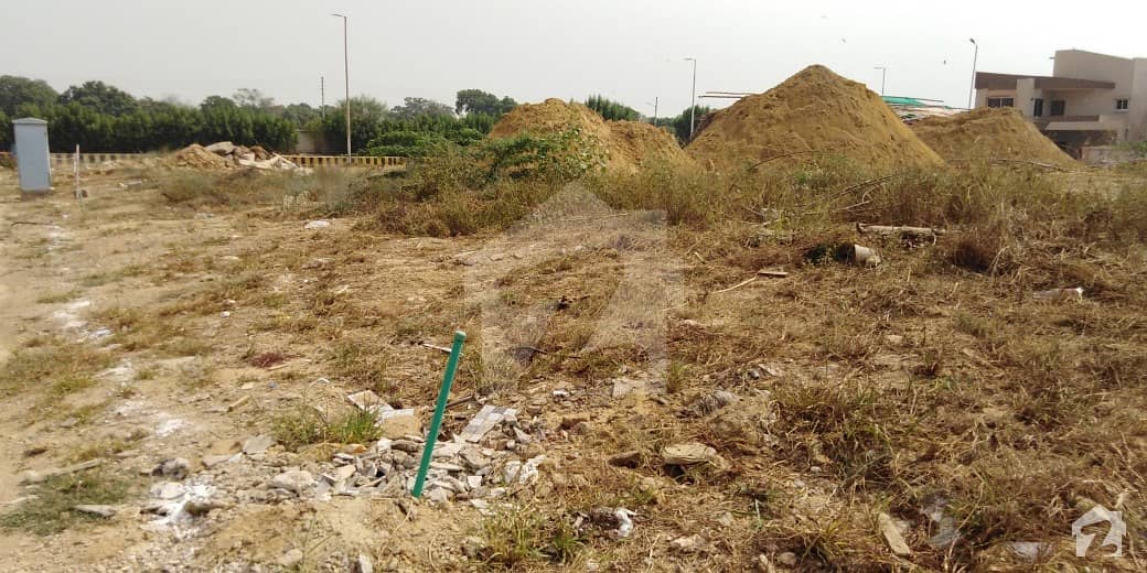 نیوی ہاؤسنگ سکیم کارساز کراچی میں 1.6 کنال رہائشی پلاٹ 23 کروڑ میں برائے فروخت۔