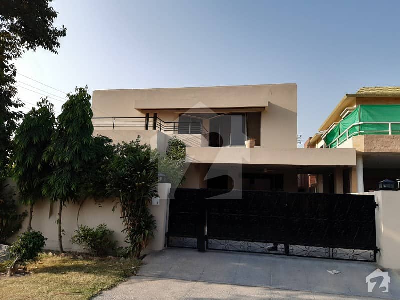 ڈی ایچ اے فیز 4 ڈیفنس (ڈی ایچ اے) لاہور میں 5 کمروں کا 1 کنال مکان 1.45 لاکھ میں کرایہ پر دستیاب ہے۔