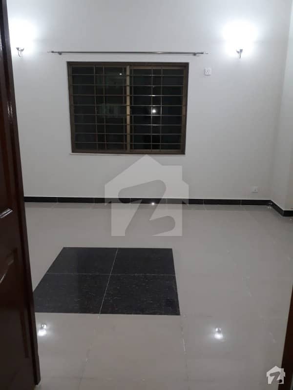 10 Marla Flat Available For Sale In Askari 10 Sectorf Lahore Cantt