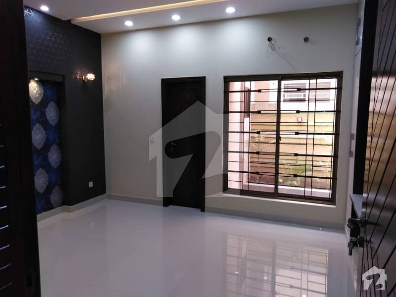 10 Marla Luxury House For Sale At Reasonable Price