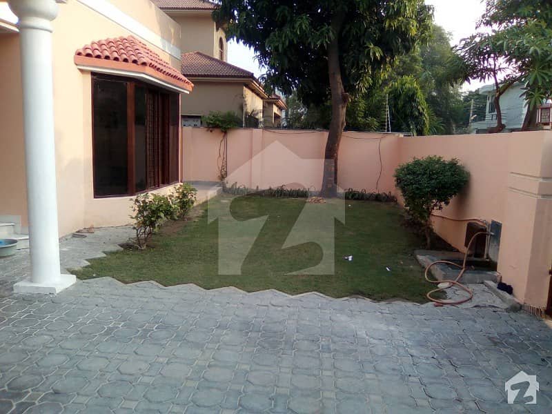 1 Kanal Neat House For Rent Very Low Price In DHA Phase 3 Near Masjid